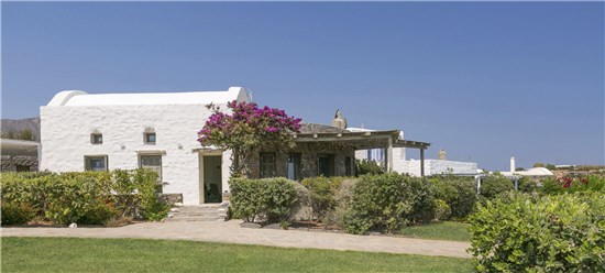 paros villas and suites photos. greek photos of villas in paros.