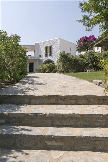 paros villas and suites photos. greek photos of villas in paros.